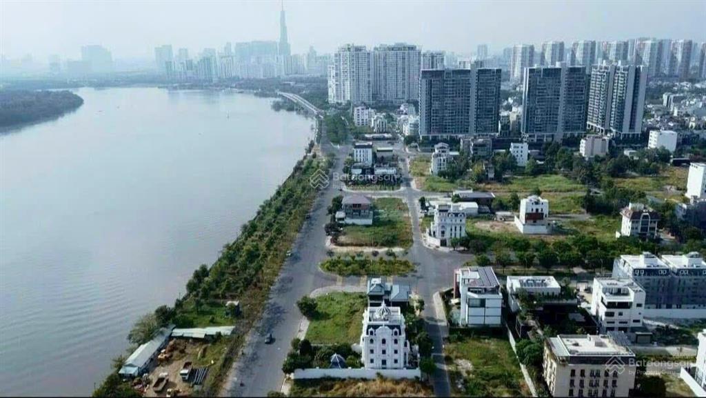 Bán gấp biệt thự đẹp xuất sắc ở dự án huy hoàng, 75 tỷ, 300m2, lô góc