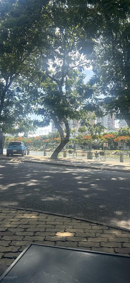 Bán gấp biệt thự đẹp xuất sắc ở dự án huy hoàng, 75 tỷ, 300m2, lô góc