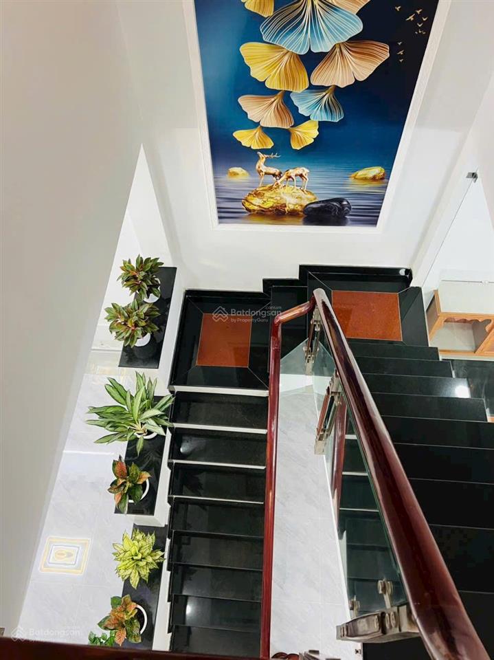 Nhà đẹp chính chủ  122m2  vuông vức  đường 10m  2 tỷ 650 triệu ( có thương lượng )