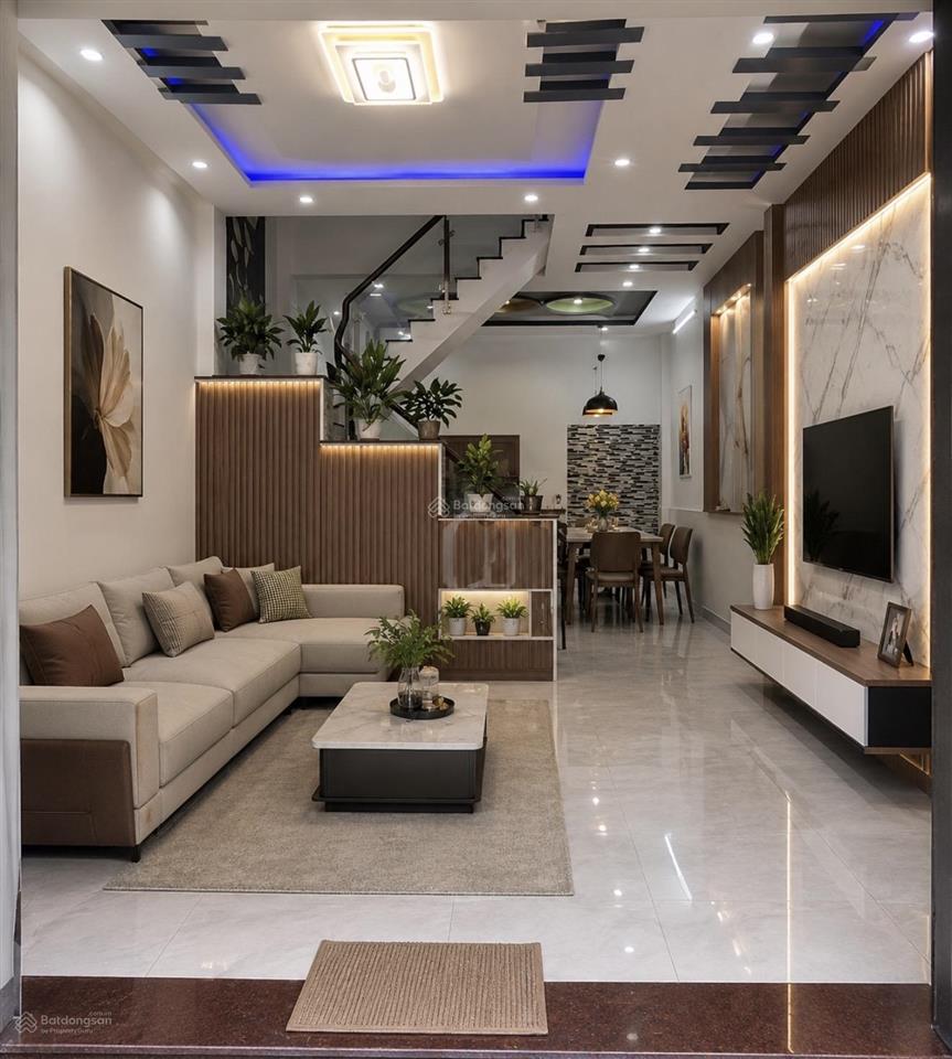 Nhà đẹp chính chủ  122m2  vuông vức  đường 10m  2 tỷ 650 triệu ( có thương lượng )