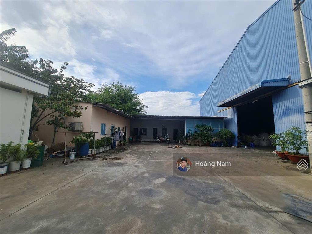 Bán xưởng 5300m2 ngoài kcn bến lức. pháp lý chuẩn. giá tốt