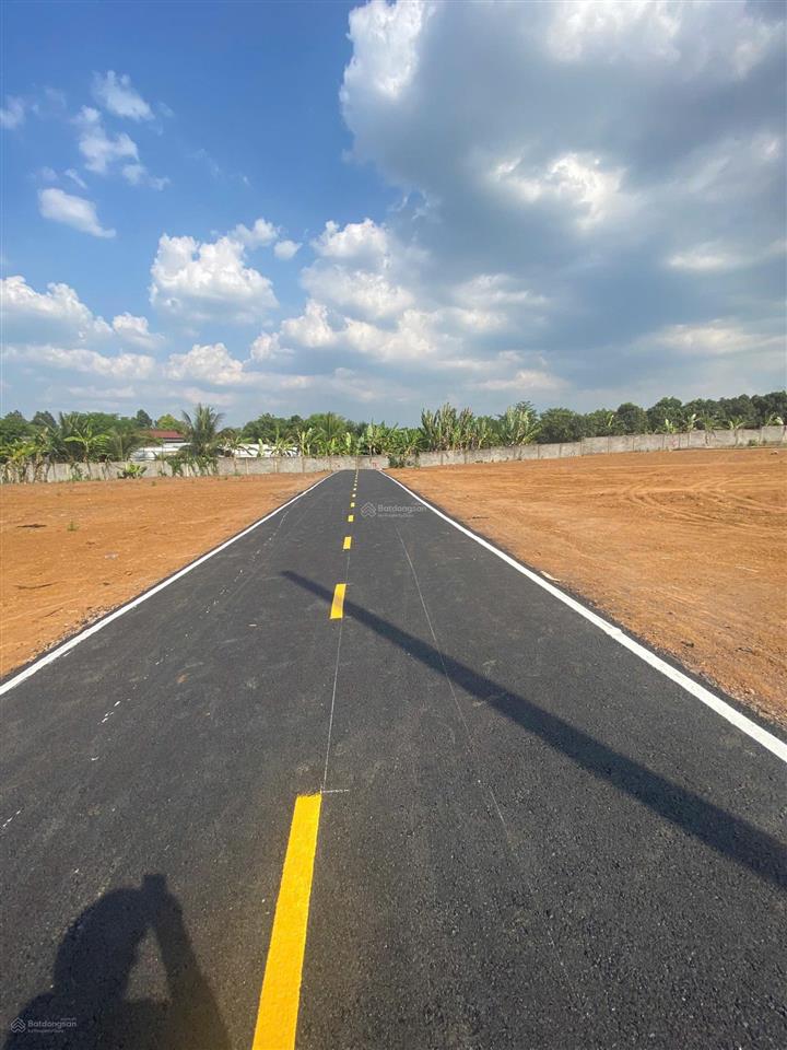Đất ngay trường trung học phổ thông văn lang