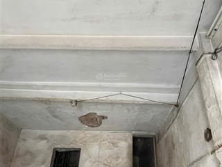 Cho thuê nhà mặt phố 2 tầng, tầng 1 rộng 50m2, 10 triệu/th ở giải phóng, hoàng mai, hà nội