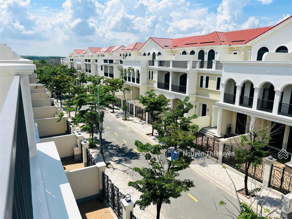 Nhà phố valencia 7x19.5m đối diện dãy shophouse giá 6.9 tỷ (all in) nhà sẵn nh hỗ trợ vay 60%