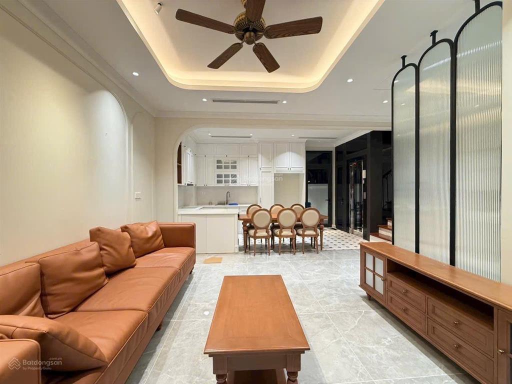 Tôi cần cho thuê căn biệt thự liền kề sao biển giá 28 tr/tháng full đồ 4pn có thang máy.