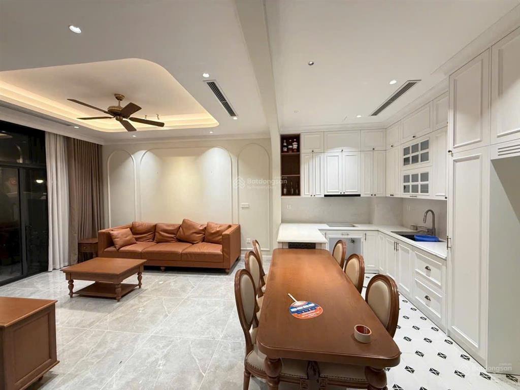 Tôi cần cho thuê căn biệt thự liền kề sao biển giá 28 tr/tháng full đồ 4pn có thang máy.