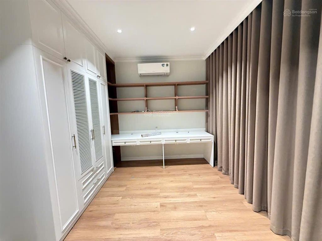 Tôi cần cho thuê căn biệt thự liền kề sao biển giá 28 tr/tháng full đồ 4pn có thang máy.