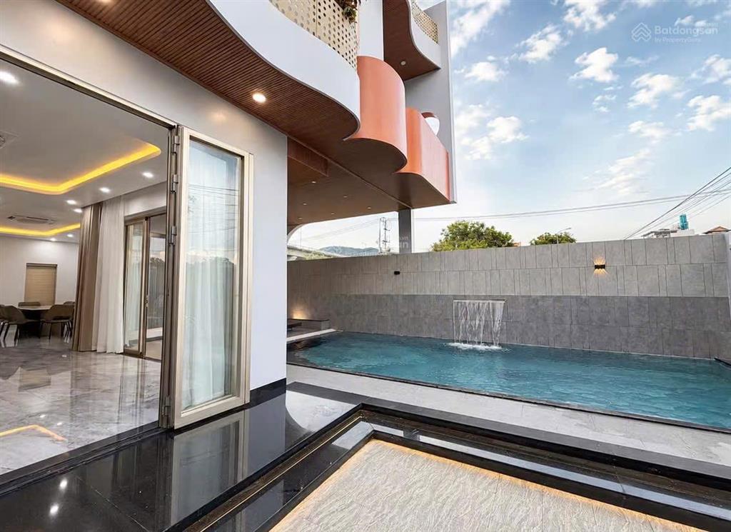 Chủ cần bán villa hồ bơi siêu đẹp sơn trà, đà nẵng