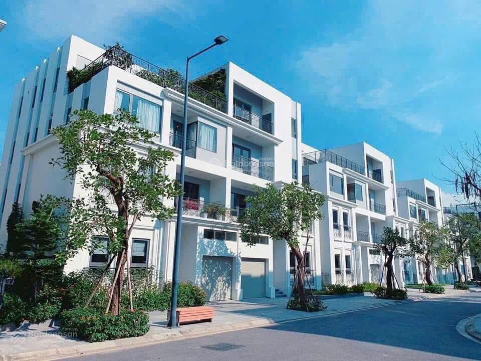 Cần bán gấp căn biệt thự 200m2 view bể bơi khu vui chơi the manor central park