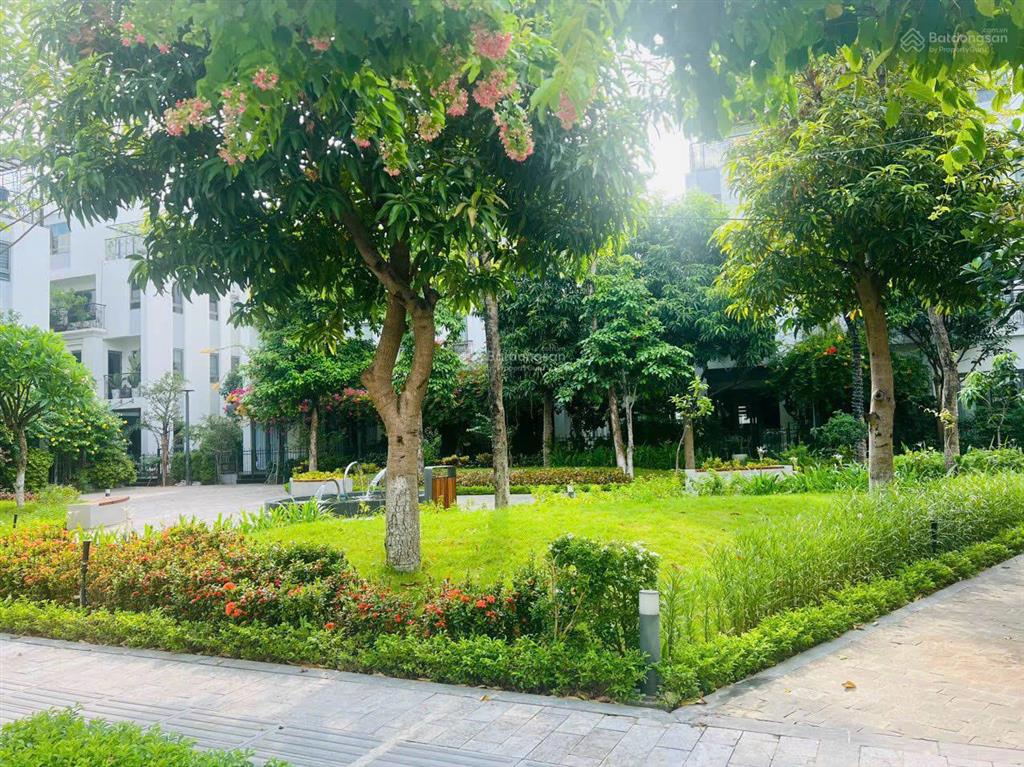 Cần bán căn biệt thự góc 160m2, full nội thất tại the manor hà nội