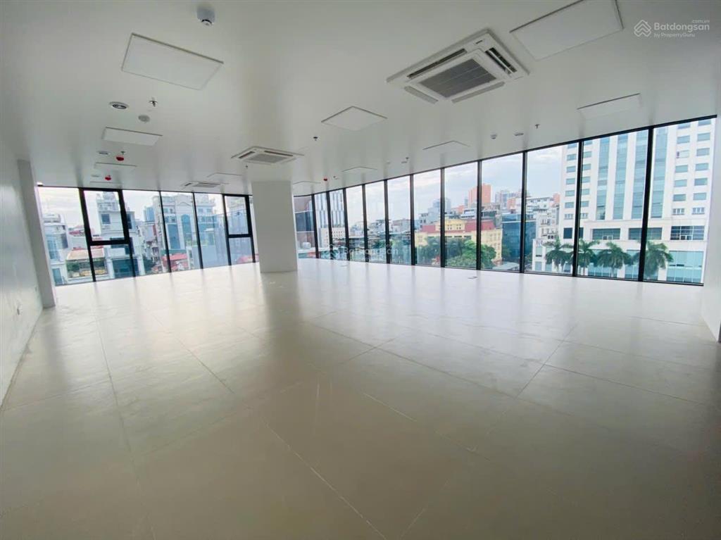 Cho thuê văn phòng tại tòa nhà số 26 b20, nghĩa tân, 120 triệu, 660 m2,  0888 866 *** chính chủ.