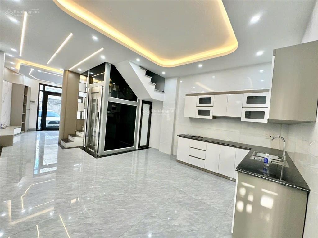 Chính chủ cần bán nhà riêng cách bãi tắm hòn gai 200m vị trí đẹp gần trường chợ