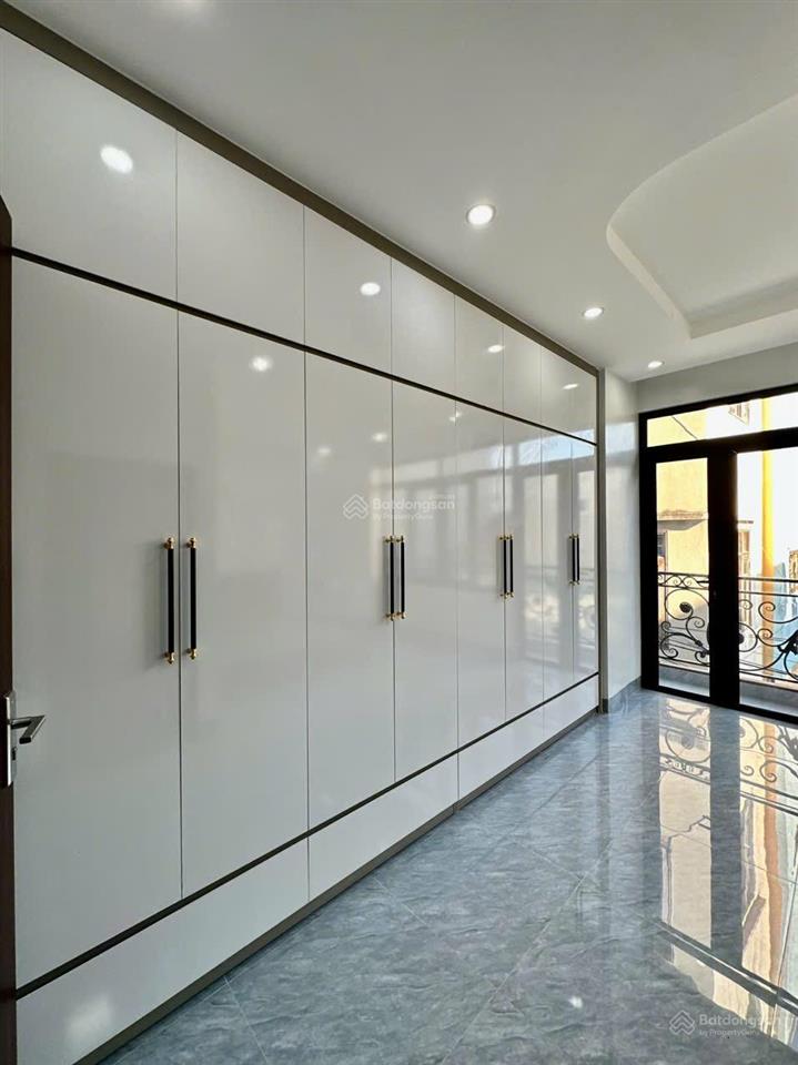 Chính chủ cần bán nhà riêng cách bãi tắm hòn gai 200m vị trí đẹp gần trường chợ