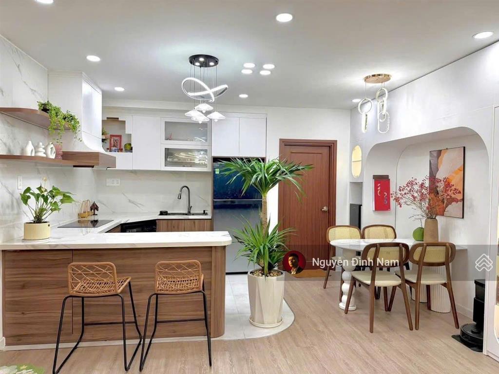 Bán căn hộ tại new saigon hoàng anh 3, dt 121 m2 nhà decor đồ gỗ cao cấp  đang cho thuê 14,5tr