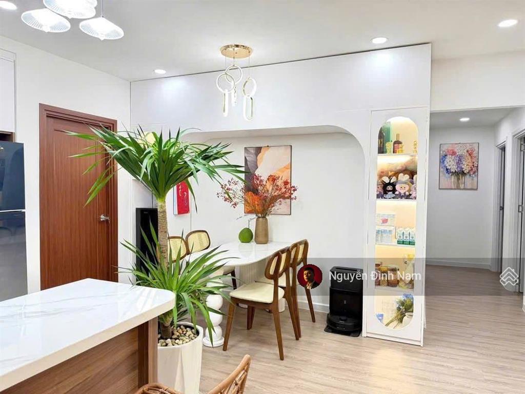 Bán căn hộ tại new saigon hoàng anh 3, dt 121 m2 nhà decor đồ gỗ cao cấp  đang cho thuê 14,5tr