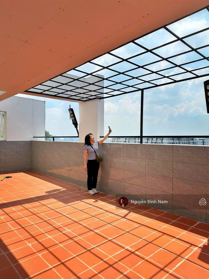 Cần bán nhanh căn penhouse tại new saigon  hoàng anh 3, dt 300m²  view nhìn về hướng thành phố