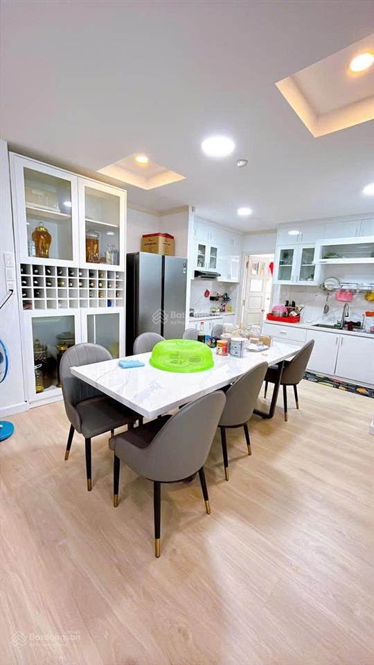 Cần bán nhanh căn hộ phú hoàng anh căn góc 3pn view hồ bơi, giá 4,6 tỷ. call 0949 656 ***