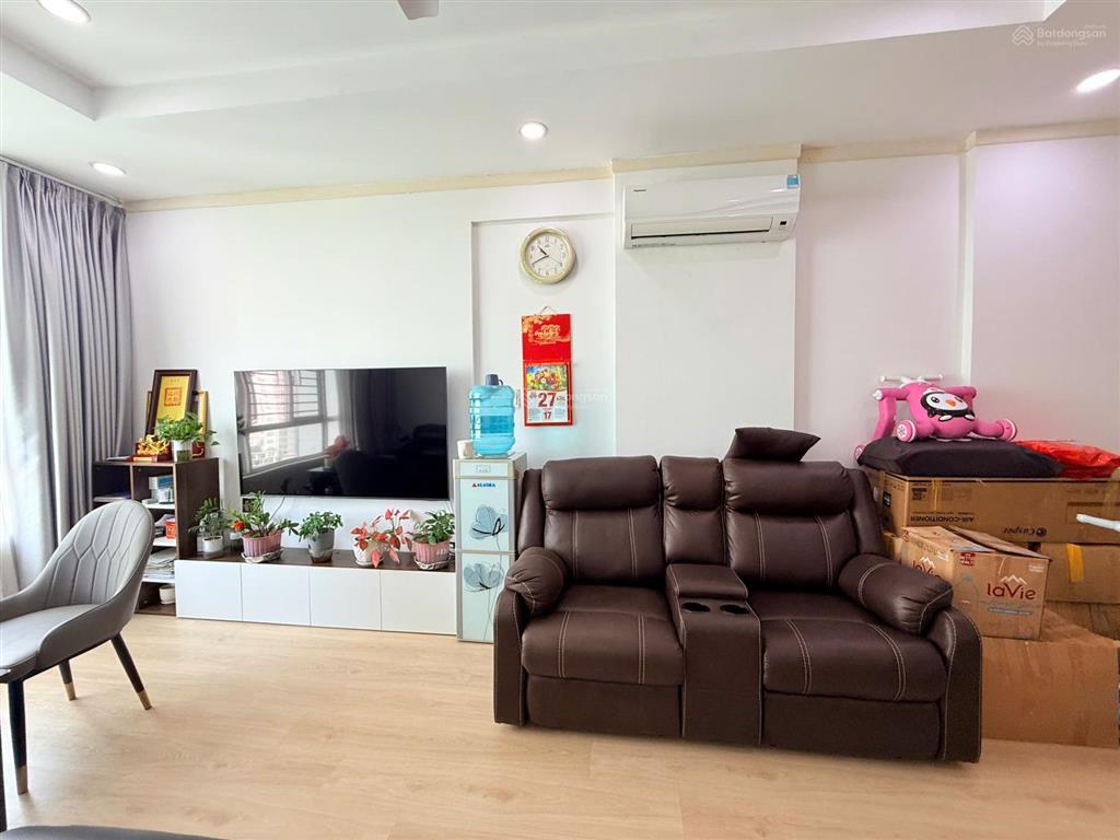 Cần bán nhanh căn hộ phú hoàng anh căn góc 3pn view hồ bơi, giá 4,6 tỷ. call 0949 656 ***