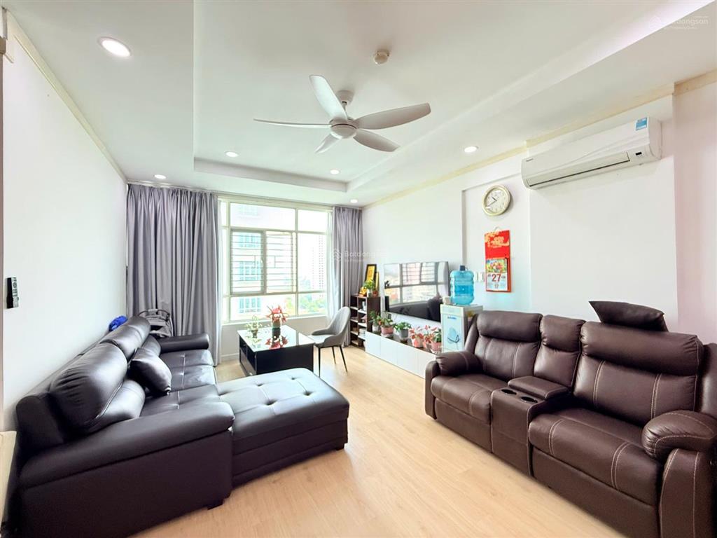 Cần bán nhanh căn hộ phú hoàng anh căn góc 3pn view hồ bơi, giá 4,6 tỷ. call 0949 656 ***
