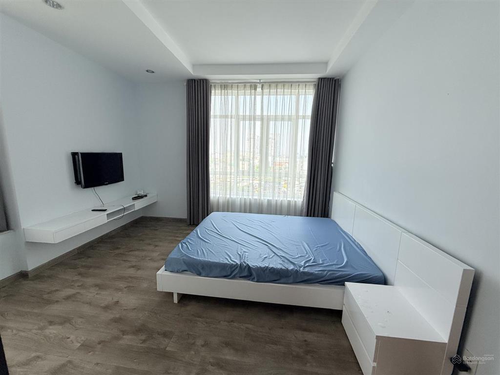 Giảm giá 4,7 tỷ xuống 4,3 tỷ bán nhanh căn hộ 3pn 129m2 tại phú hoàng anh  call 0949 656 ***