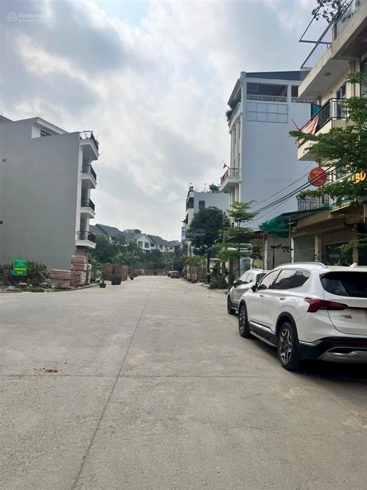 Cần bán gấp lô đất dịch vụ đồng giường, dương nội đường chính, rộng 21m dt 64m lô góc
