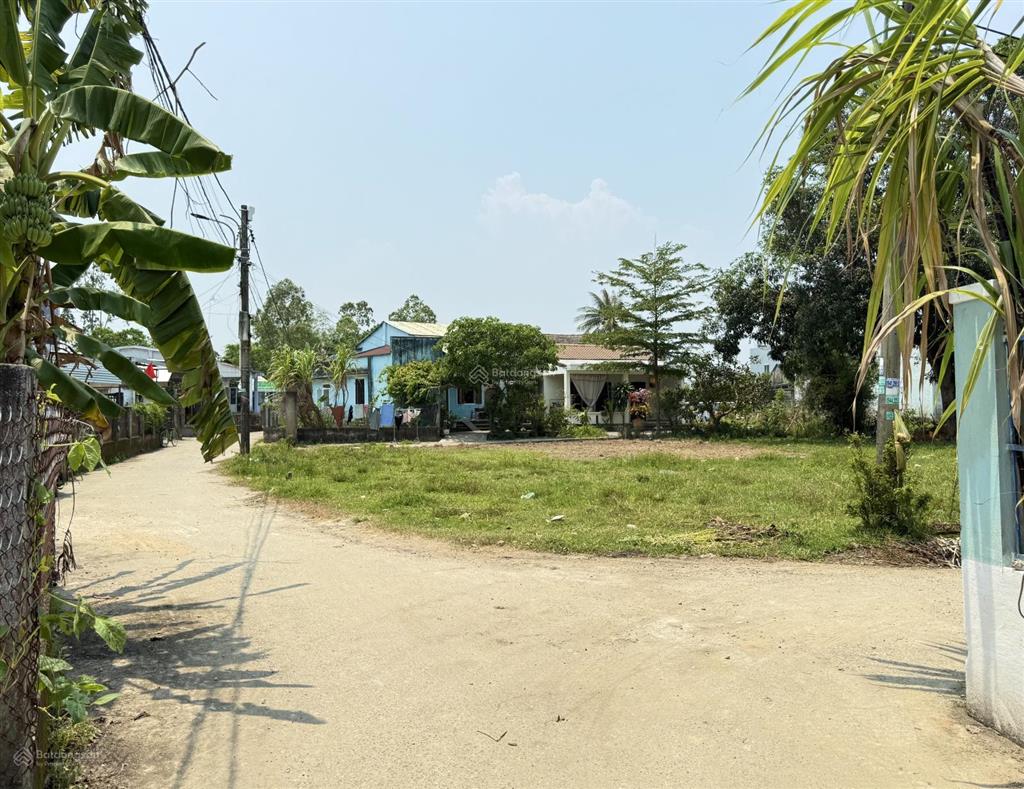 Tôi cần bán lô đất hoà tiến rộng 120m2  gần chợ lệ trạch