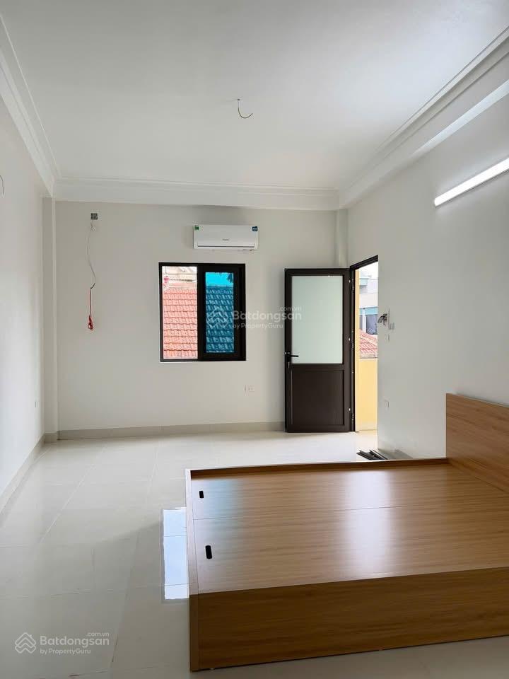 2,8 tr/tháng  63 di ái  cách đhcn chỉ 1km  full đồ cửa sổ thoáng