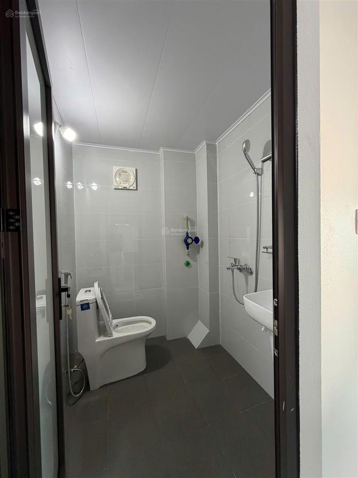 2,8 tr/tháng  63 di ái  cách đhcn chỉ 1km  full đồ cửa sổ thoáng