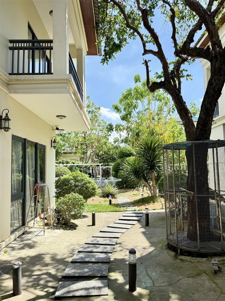 Bán căn biệt thự senturia 420m2 vườn lài an phú đông