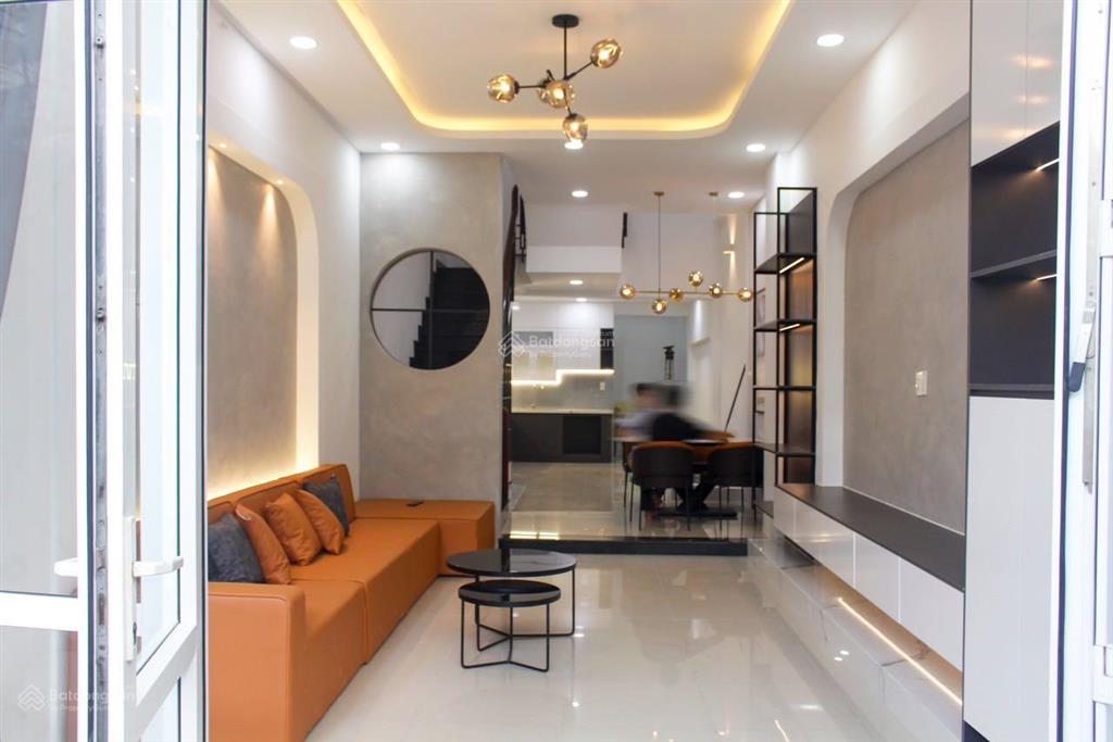 Bán nhà mặt tiền đường số 28, phường 6, gò vấp