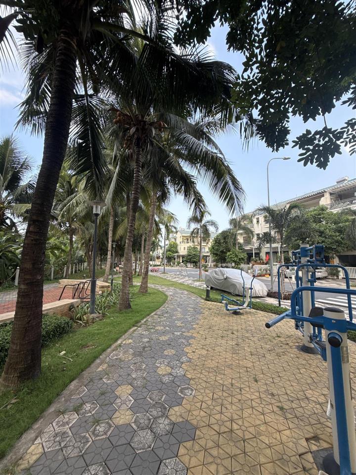 Bán nhà phố senturia 100m2 vườn lài an phú đông