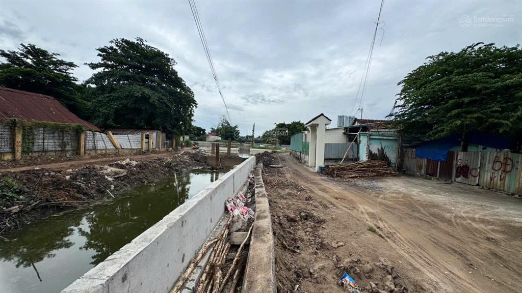 Bán nhà mặt rạch giáp 1/ sông sài gòn an phú đông ngang lớn 18m