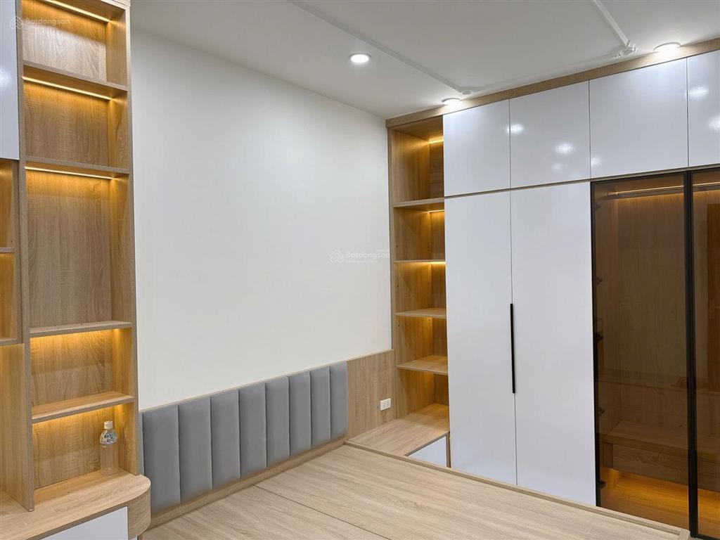 Bán nhà mặt phố tại khu đấu giá ngõ cổng, giá thỏa thuận, 55m2, 5pn, 5wc