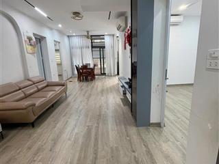 Cho thuê căn hộ chung cư cũ ở ngay, rộng thoáng 100m2, 3 phòng ngủ, chỉ 13 triệu/tháng