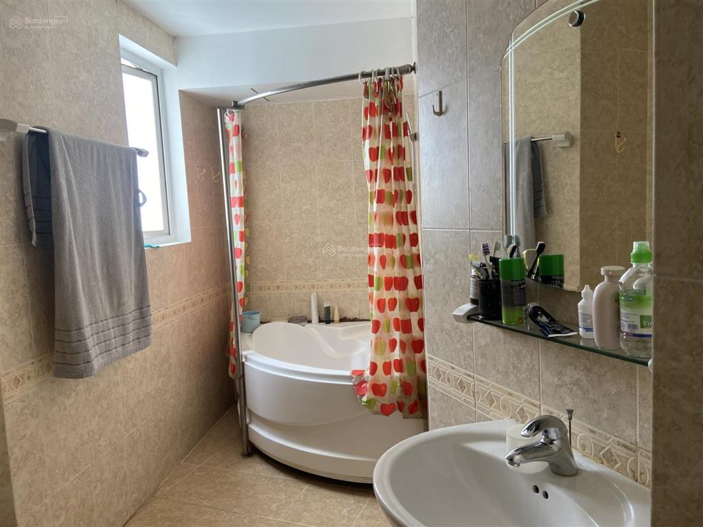 Cần cho thuê căn hộ hùng vương plaza p12. q5
