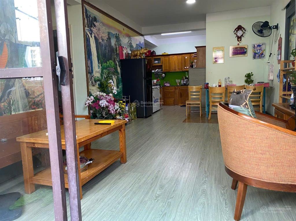 Bán căn hộ chung cư 304 lê hồng phong , p2,q5 giáp q1,3,10 có chỗ đậu xe hơi, b