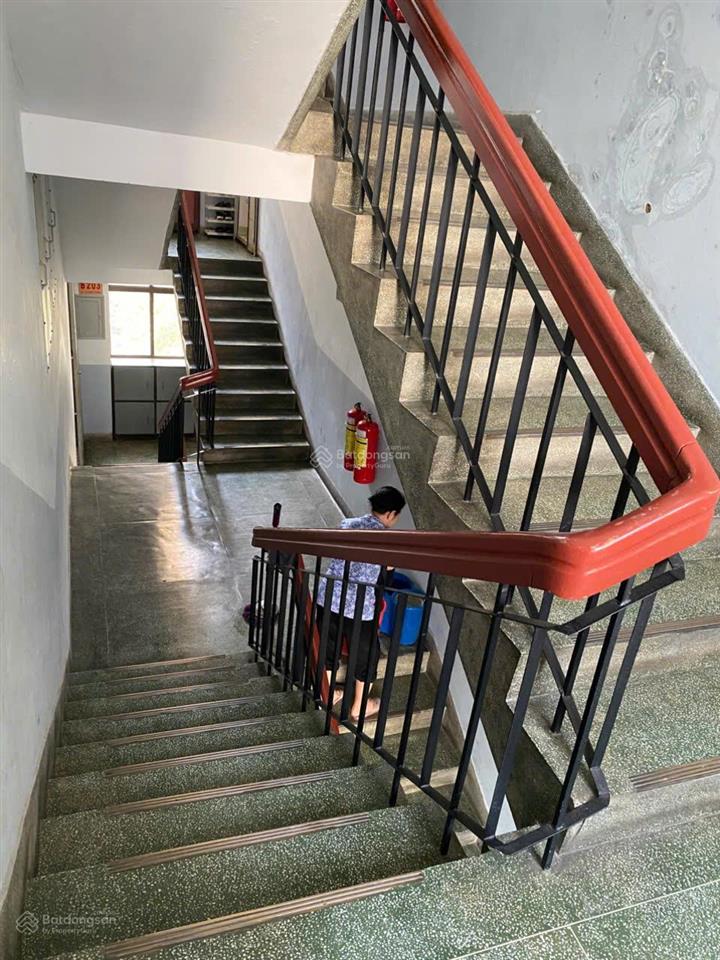 Bán căn hộ chung cư 304 lê hồng phong , p2,q5 giáp q1,3,10 có chỗ đậu xe hơi, b