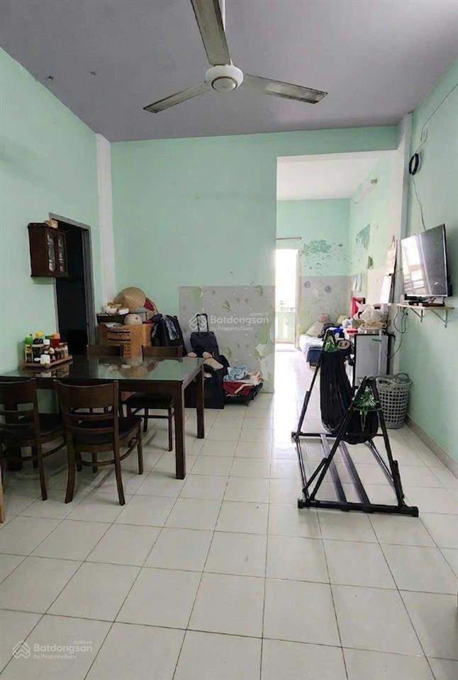 Cần bán gấp chung cư d2 phú lợi p7 q8, thang bộ tầng 1