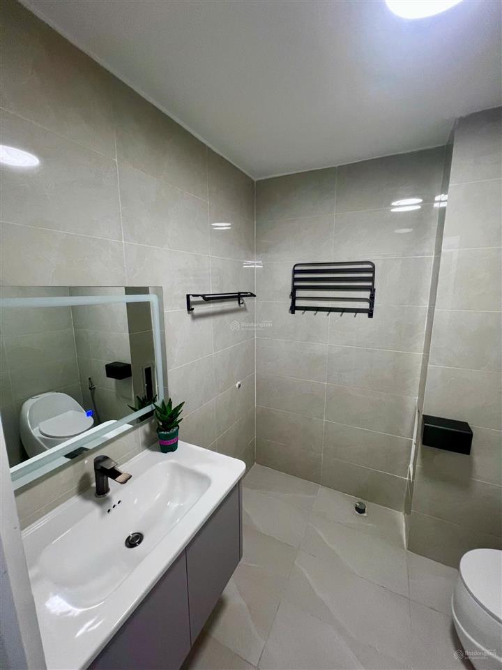 Cần bán gấp cao ốc b ngô gia tự