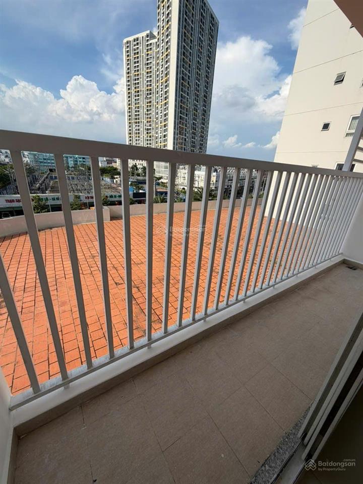 Cần cho thuê căn hộ tara số 1a đường tạ quang bửu p6 q8 dt 90m2 , 3phòng ,2wc
giao thông thuậ