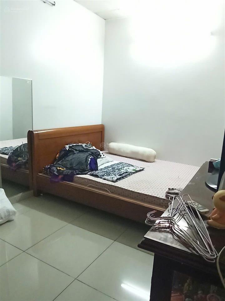 Bán nhà mặt tiền đường 104m2 kết cấu 2 tầng ngang 5m