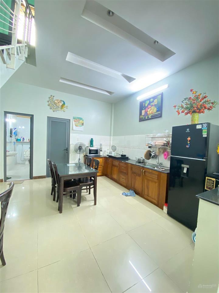 Nhà 2 tầng diện tích 76m² xe hơi gần hoàng diệu 2 chỉ 6.8 tỷ