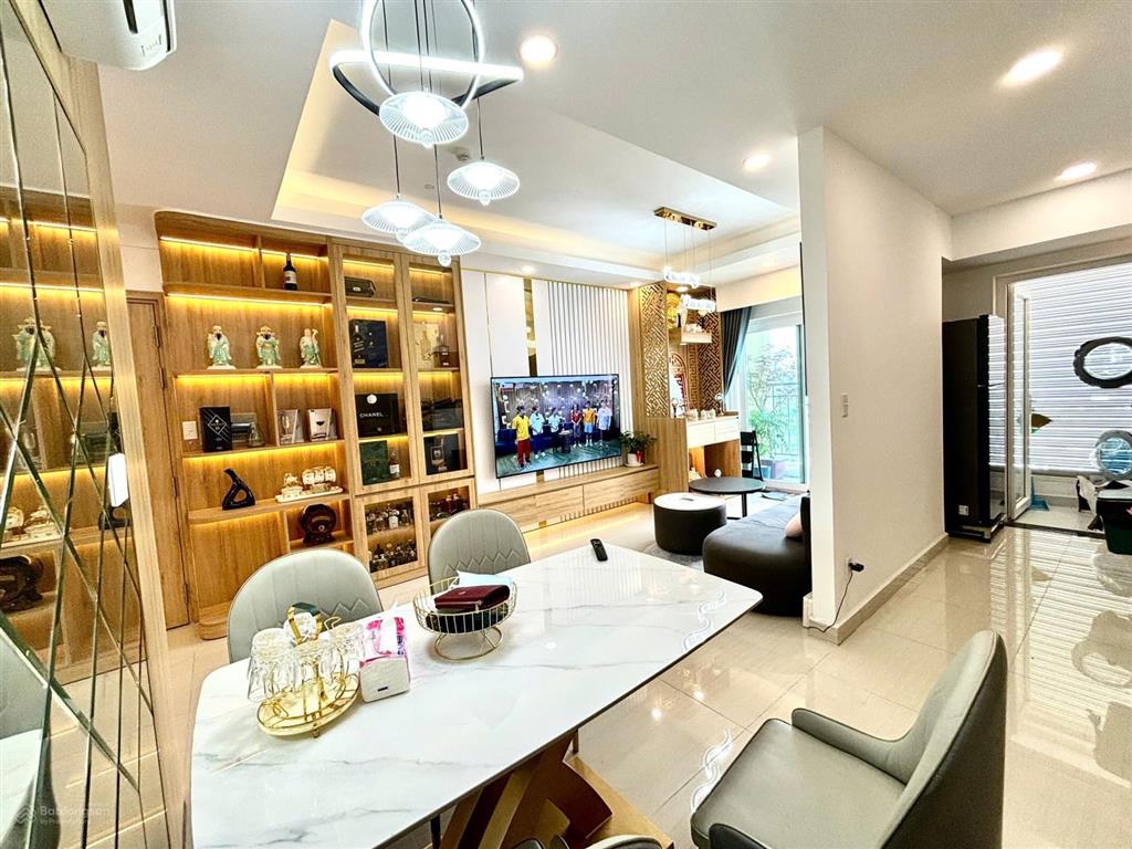 Căn góc 2pn diện tích 72m2 nhà đẹp cần tìm chủ mới