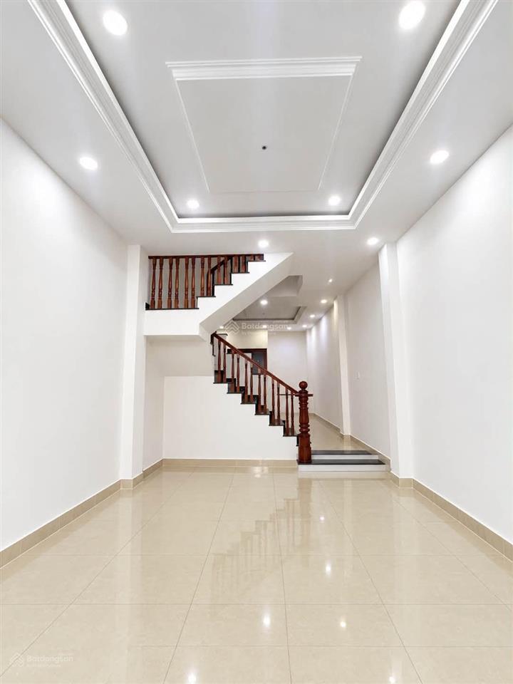 Giảm 300tr bán nhanh nhà 3 tầng gần vành đai 2