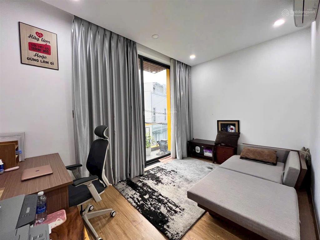 Mặt tiền kinh doanh 3 tầng 2 mặt hẻm 81m2 ngay vincom