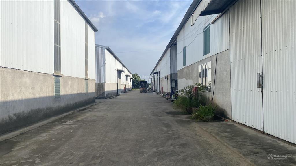 Kcn ngọc hồi  cơ hội vàng  thuê kho xưởng . dt 270 m2, 1209m2