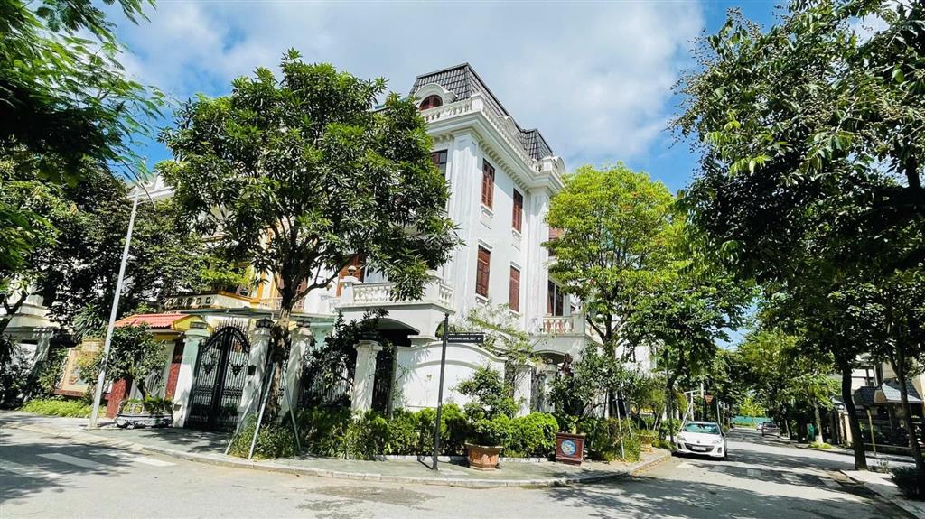 Bán căn góc biệt thự f0.01 an quý villa. đường 23,5m, hè rộng 6m, chỉ cần 25 tỷ