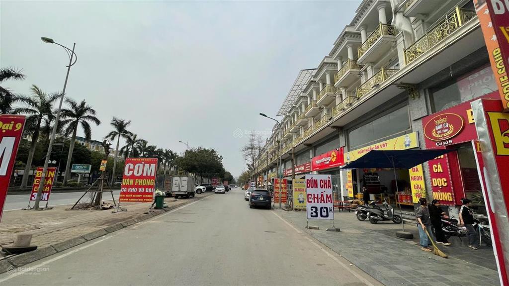 Bán shophouse mặt phố lê trọng tấn, diện tích 240m2, mt 12,5m, sổ đỏ cất két