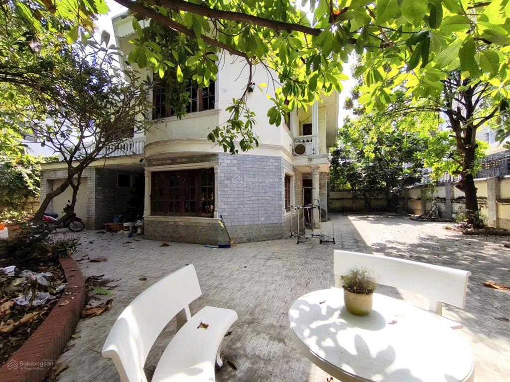 Hàng ngộp đầu tư  bán biệt thự 3 tầng, hồ bơi 490m2 đường thái ly thảo điền. chỉ 179tr/m2  88 tỷ