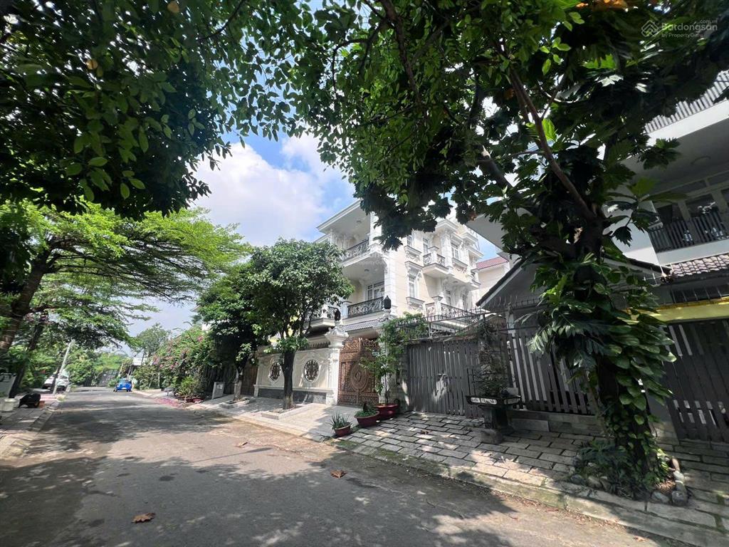 Biệt thự 5 tầng khu đặng thùy trâm, p. 13, bình thạnh. dt 15x16 cn 240m2 đường rộng thông chỉ 32tỷ